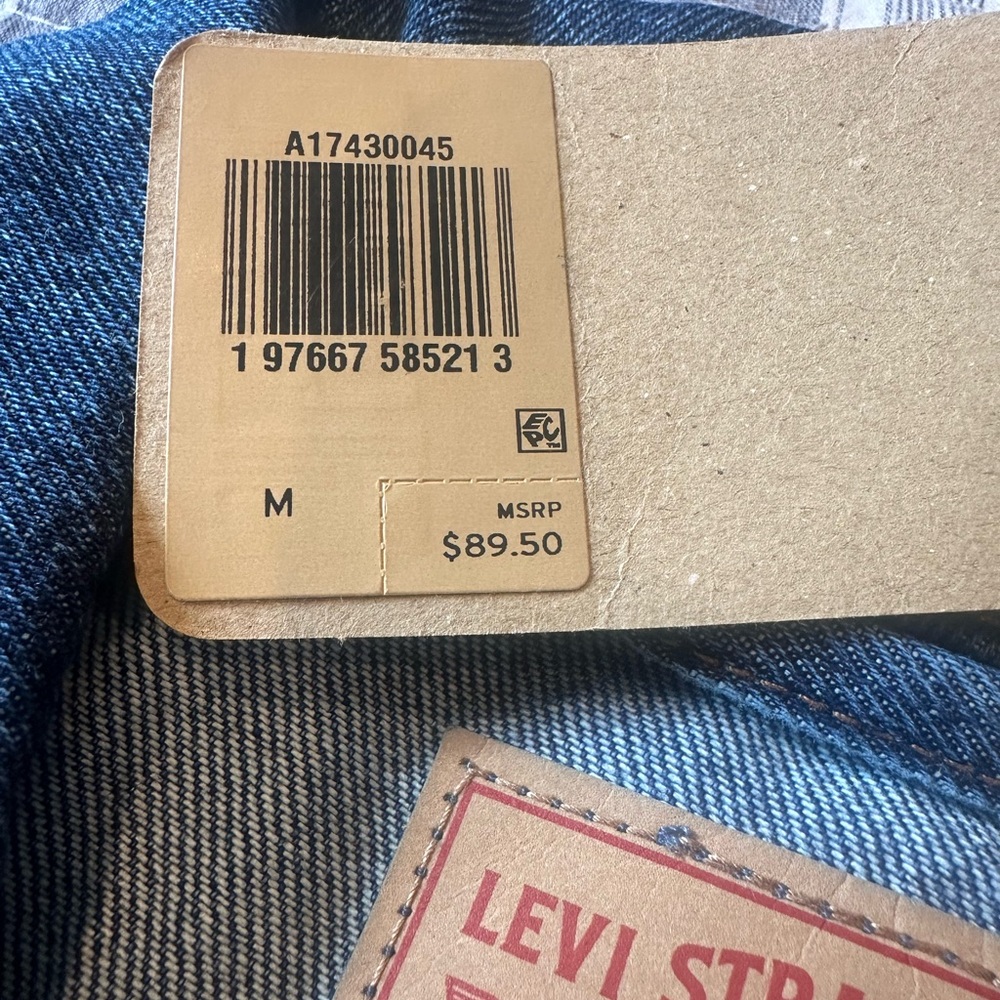 ‘90s TRUCKER JACKET Levi's Classic Blue Jean Jacket - Picture 10 of 13